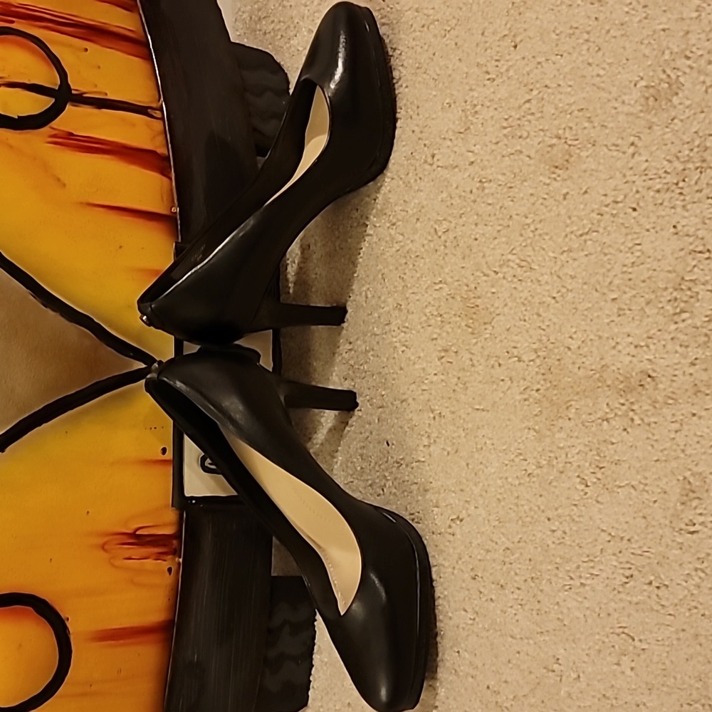 Shoes - Picture 3 of 4